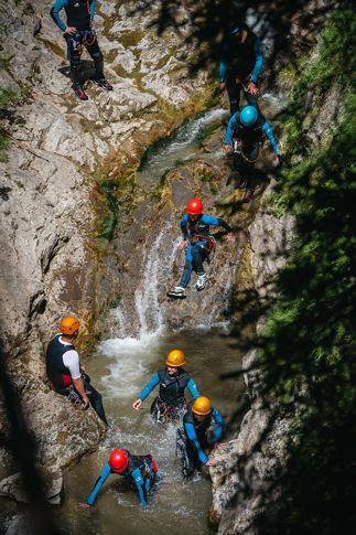 Berghaus-Jugend beim Canyoning in Schröcken