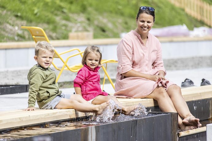 Familienzeit am Berghaus Brunnen