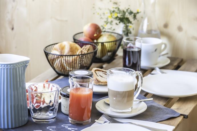 Frühstück im Berghaus Schröcken