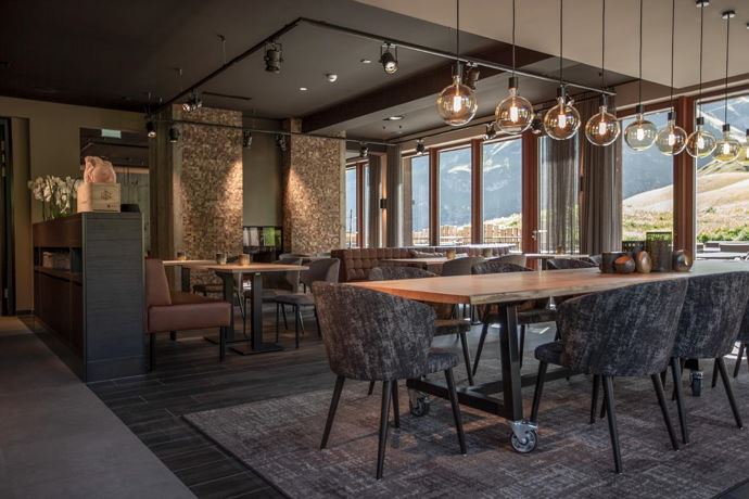 AlpenParks Arlberg Tische Restaurant Alps